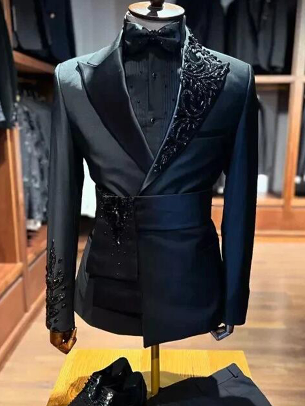 Completi di Lusso da Uomo: Gia - Unique Men'S Formal Wear recensione e prezzo