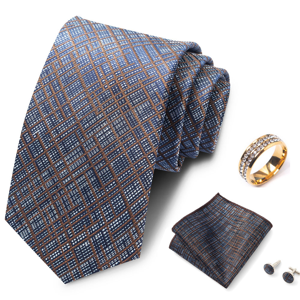 Set di cravatte a righe da uom - Men Formal Wear With Tie recensione e prezzo